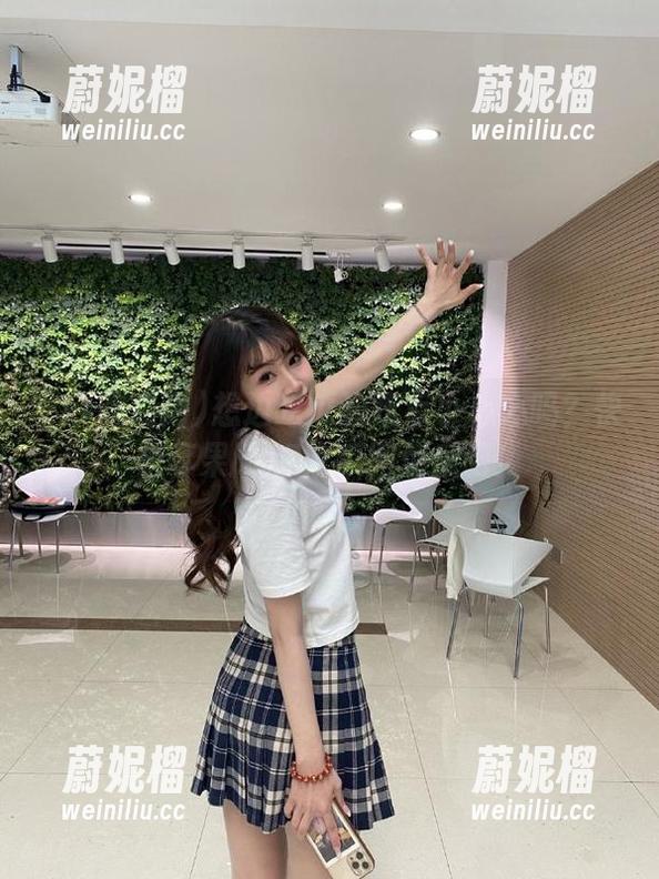 想边吃瓜边吃点小心心吗？快来苹果版17吃瓜网划瓜吧！