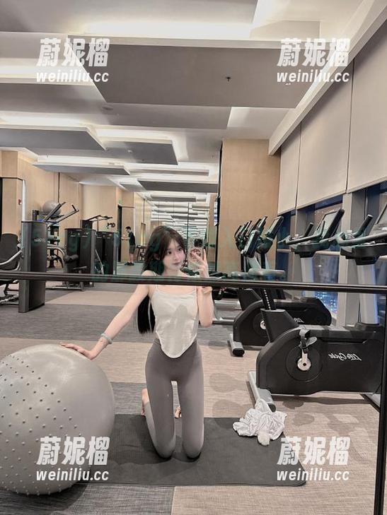 “51cg”下载入口矮小，我心里的那股期待依然高涨着。