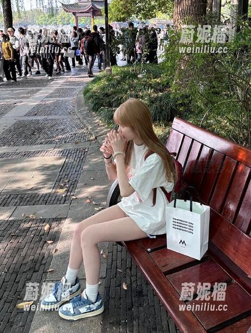 黑料来了？在51cg.fun上收藏你那菊花班的爆料。这可比算命有意思多了！