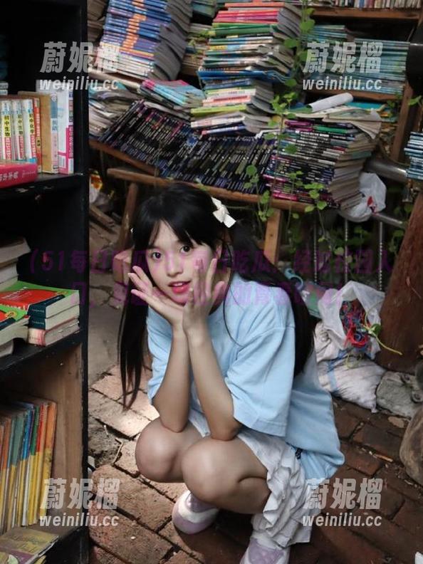 51每日吃瓜：经过校园入口，见证一场经典的青春喧闹！