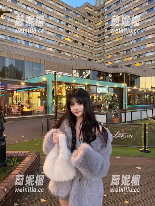 718.sx首页的“新鲜出炉”比我的早餐还精彩，这不暗示我不够优秀吗？