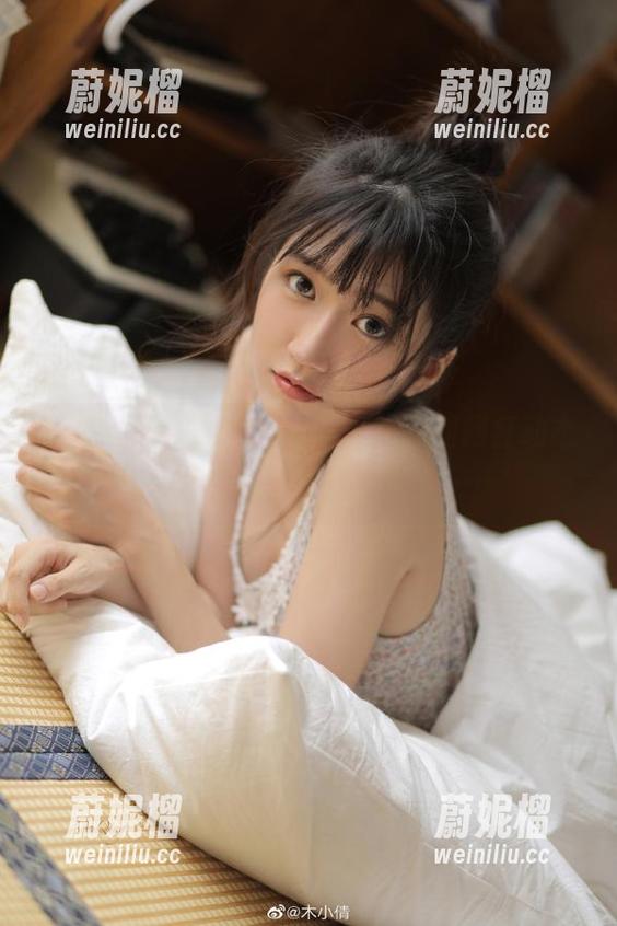 下载718吃瓜，边翻网红动态边感慨“我真心不懂”…