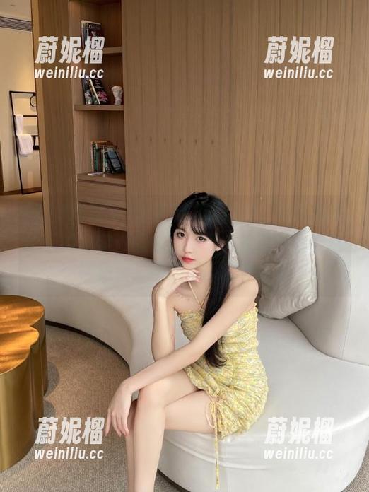 登录718吃瓜网，每次娱乐论坛的内容都像是在看别人家院子里的奇怪植物，不知该不该评论。