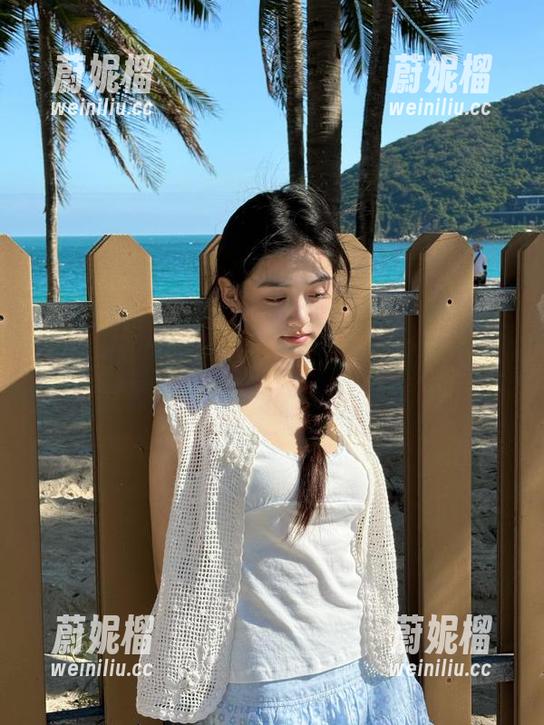 www.51吃瓜网最新焦点争夺战，被咕噜咕噜的瓜声吸引，就像走进了没有尽头的迷宫。