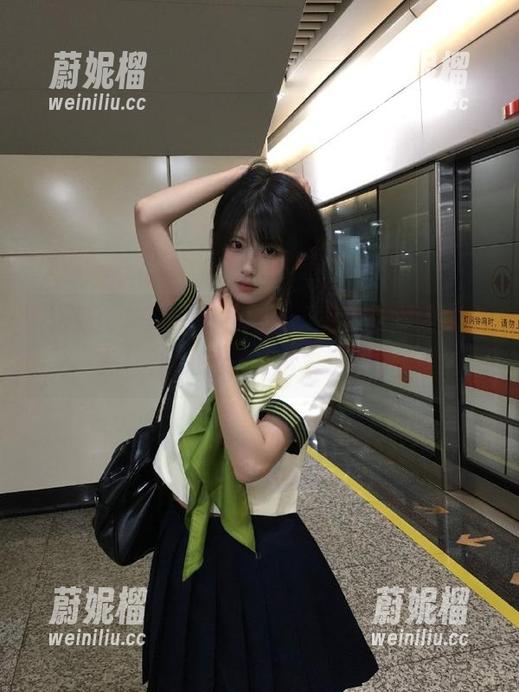 在吃瓜网app，免费获得内幕安利，吃瓜的节奏也太欢乐了！