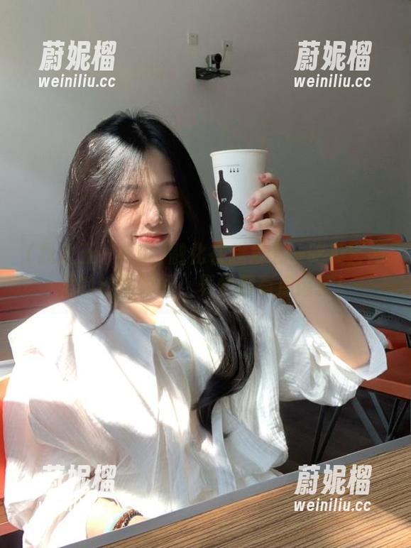 融化在我爱五一吃瓜官网里的沙雕瞬间，表情都有点谐音！