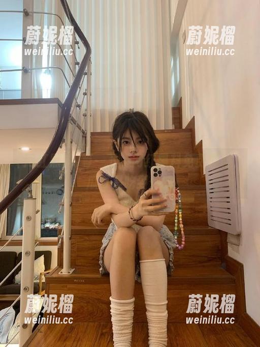 等一下，网红黑料免费爆料，瓜可是吃到饱哦