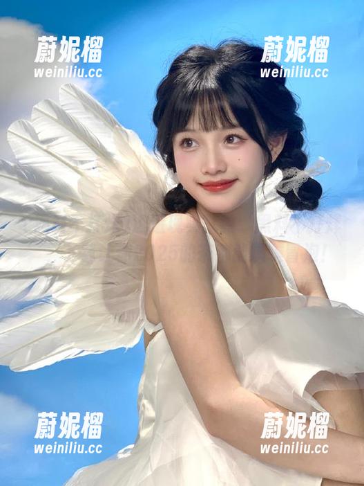 逃避现实就靠‘黑料不打烊’，下载让你2025的茶都能噗噗冒泡！