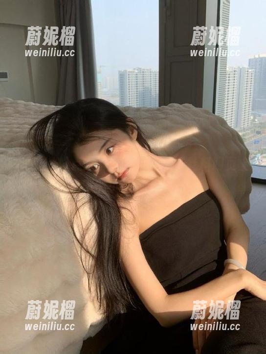 点击下载第一集，黑社料网页上隐藏的小惊喜等着你。
